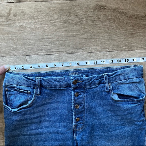 Jeans - Picture 6 of 7